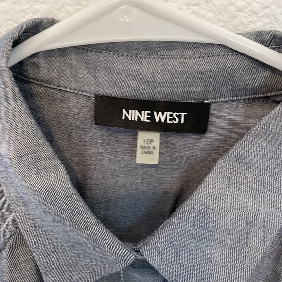 Nine West strapless blouse Women’s Size 10 in lightweight denim - Picture 2 of 3